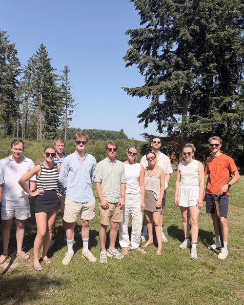 Het team op een buitendag